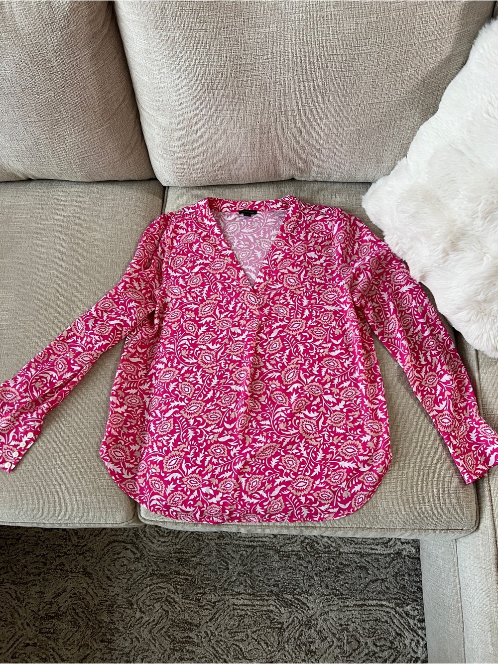 Ann Taylor Pink and White Floral V-Neck Long-Sleeve Blouse